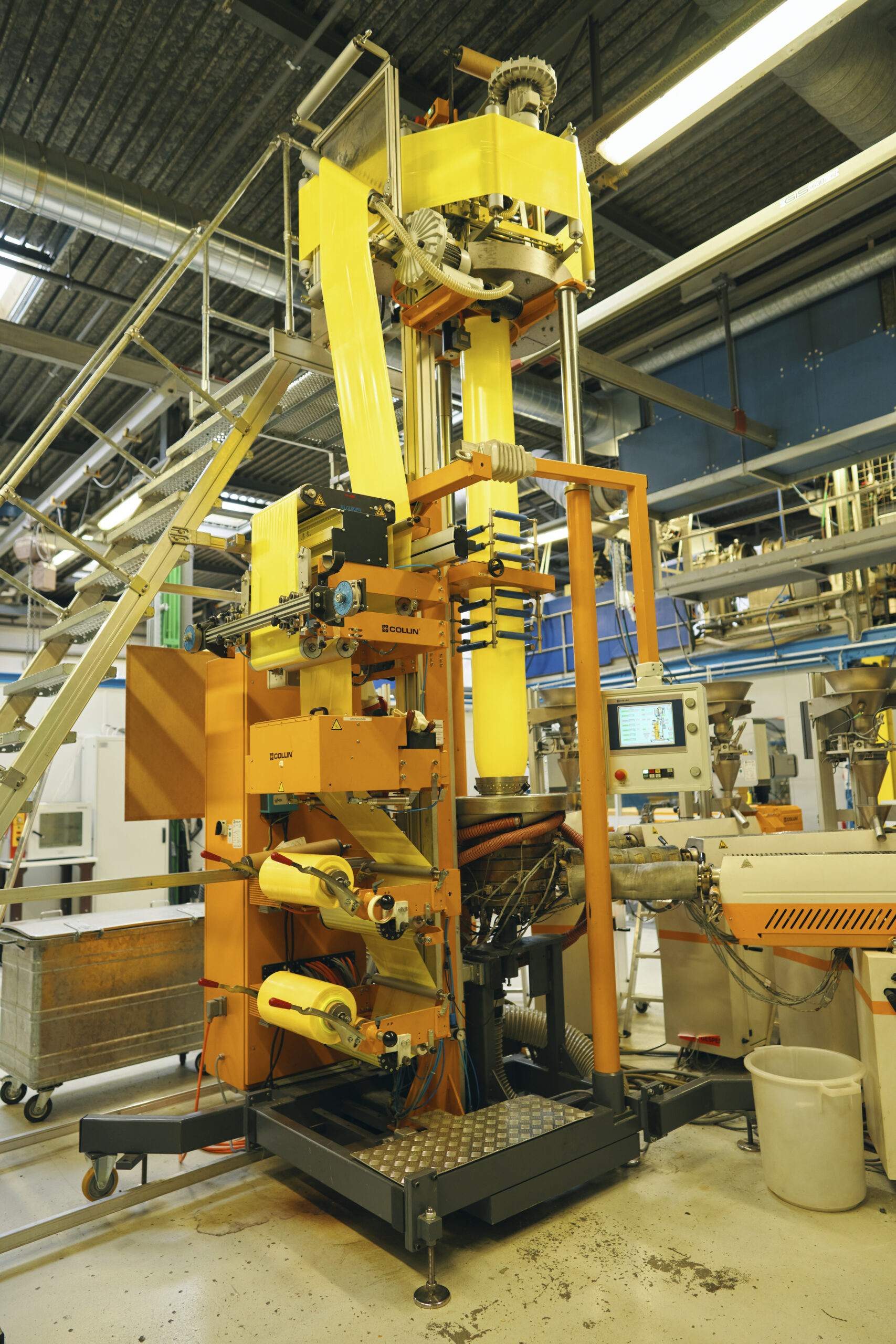 Pontacol 5-layer Blow Extrusion Pilotplant - Pontacol AG